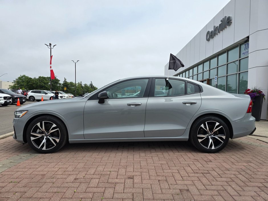 2024 Volvo S60 CORE DARK THEME-9