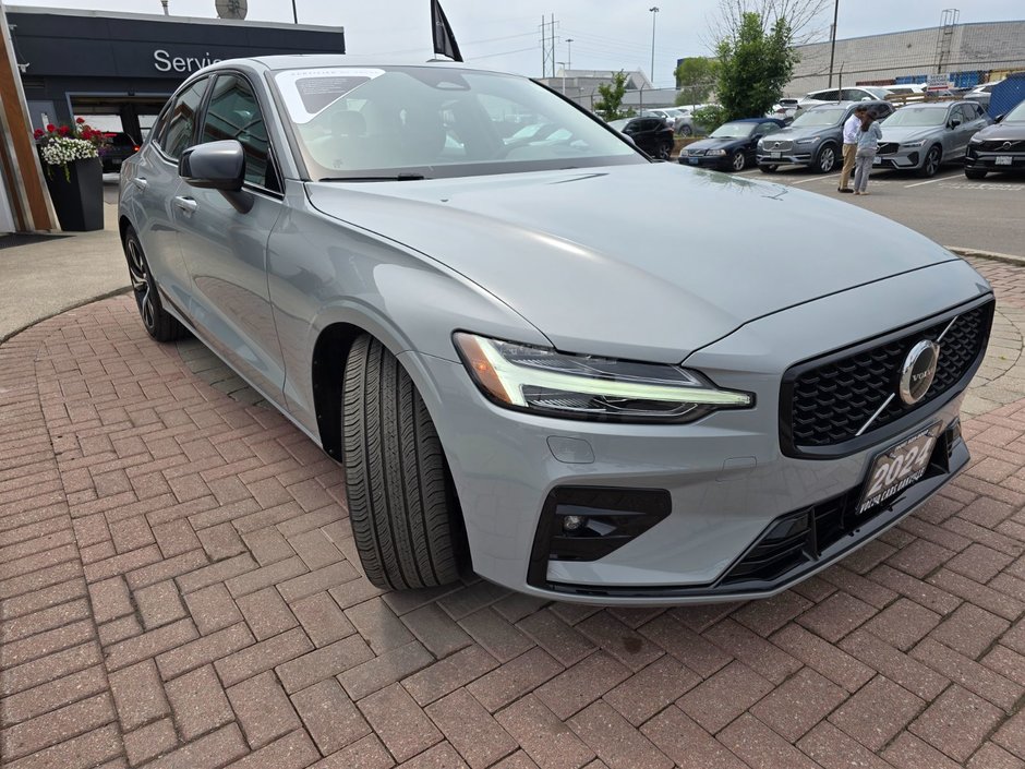 2024 Volvo S60 CORE DARK THEME-5