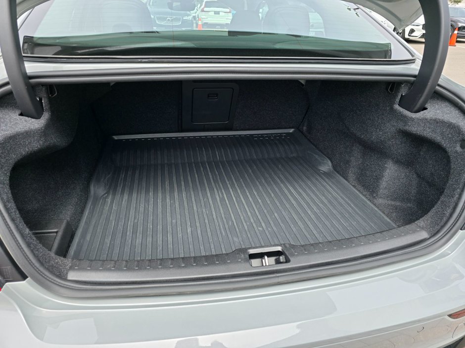 2024 Volvo S60 CORE DARK THEME-16