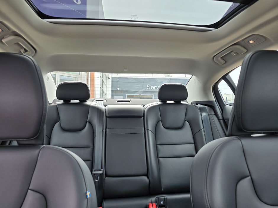 2024 Volvo S60 CORE DARK THEME-6