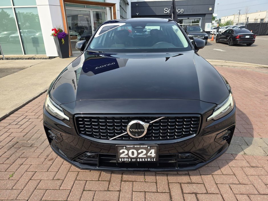 2024 Volvo S60 PLUS DARK THEME-3