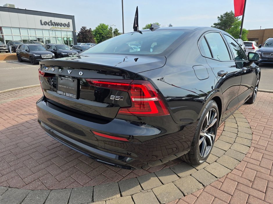 2024 Volvo S60 PLUS DARK THEME-14