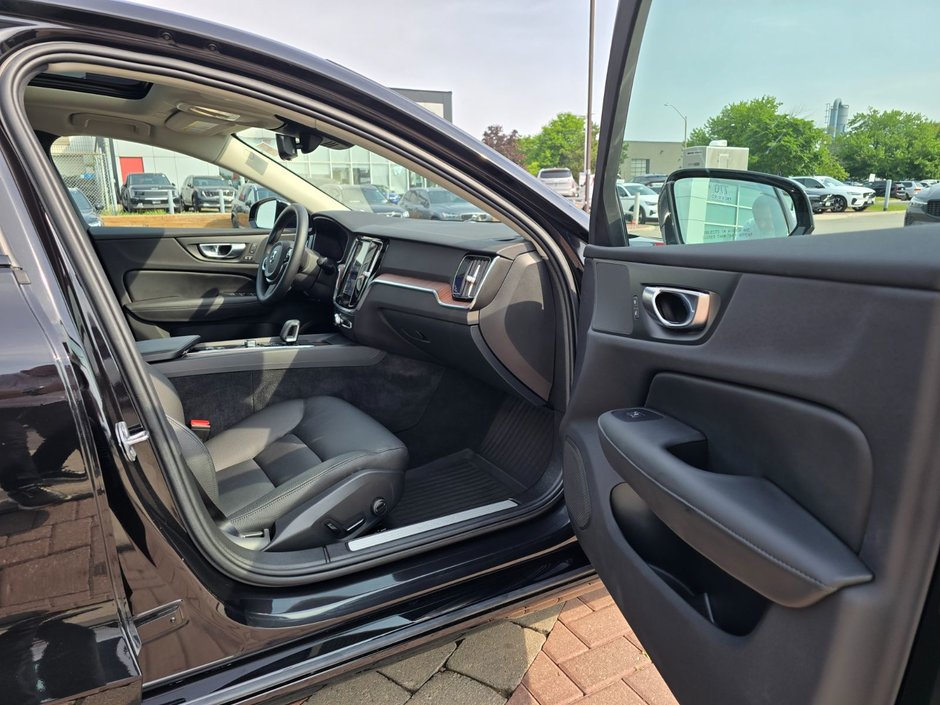 2024 Volvo S60 PLUS DARK THEME-21