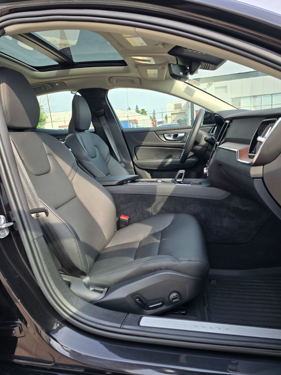 2024 Volvo S60 PLUS DARK THEME-22