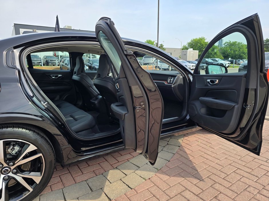 2024 Volvo S60 PLUS DARK THEME-8