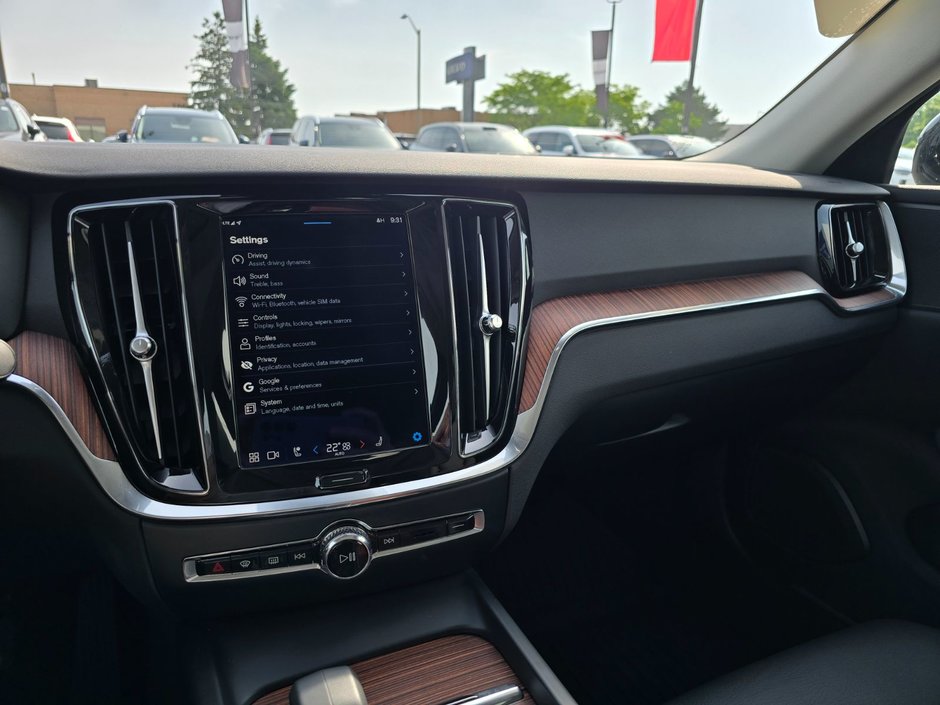 2024 Volvo S60 PLUS DARK THEME-26