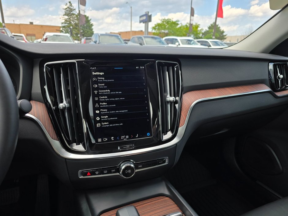 2024 Volvo S60 PLUS DARK THEME-25
