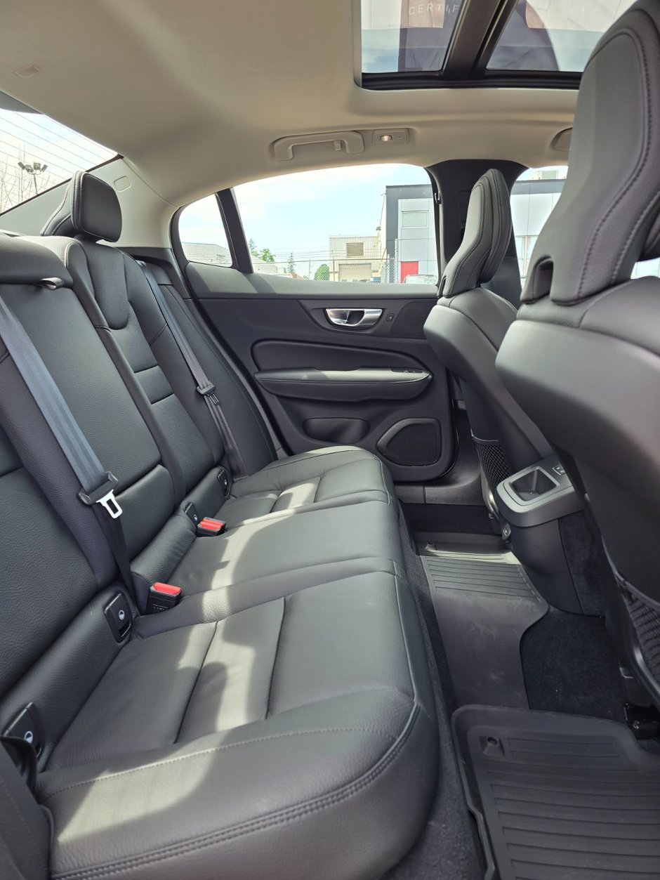 2024 Volvo S60 PLUS DARK THEME-17