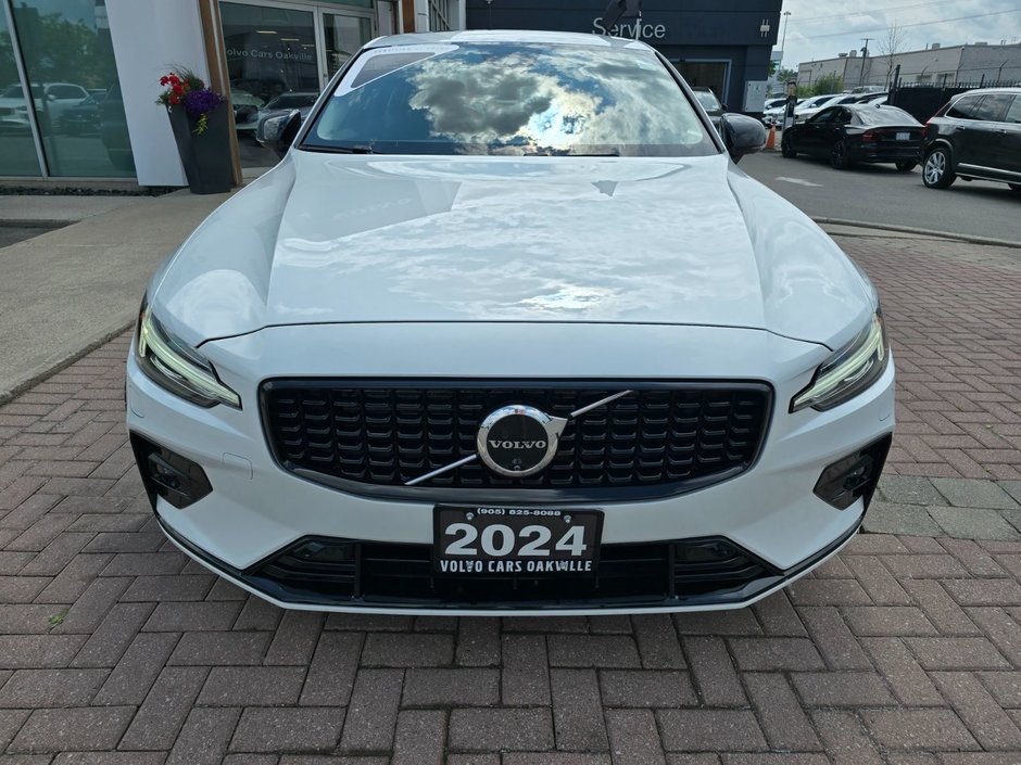 2024 Volvo S60 PLUS DARK THEME-3
