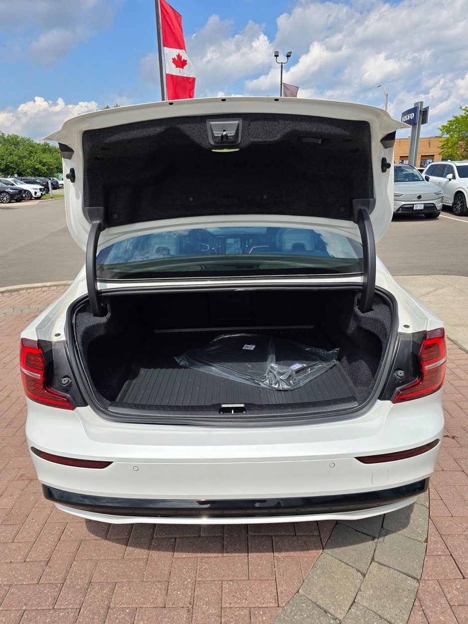 2024 Volvo S60 PLUS DARK THEME-15