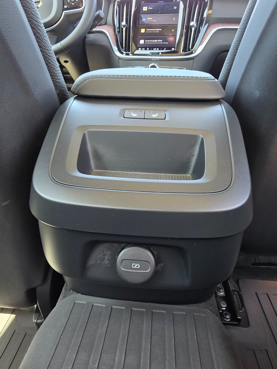 2024 Volvo S60 PLUS DARK THEME-19