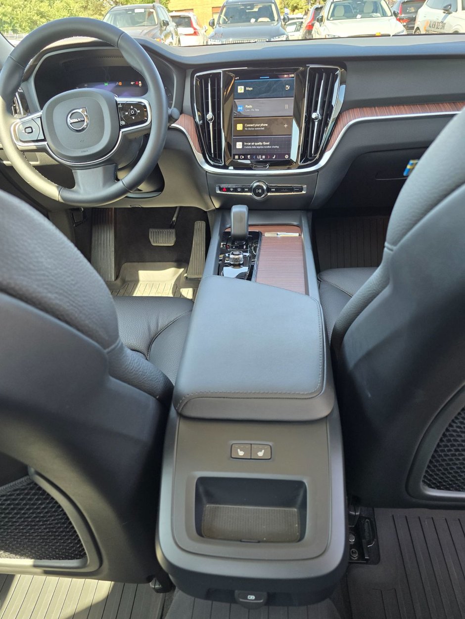 2024 Volvo S60 PLUS DARK THEME-20