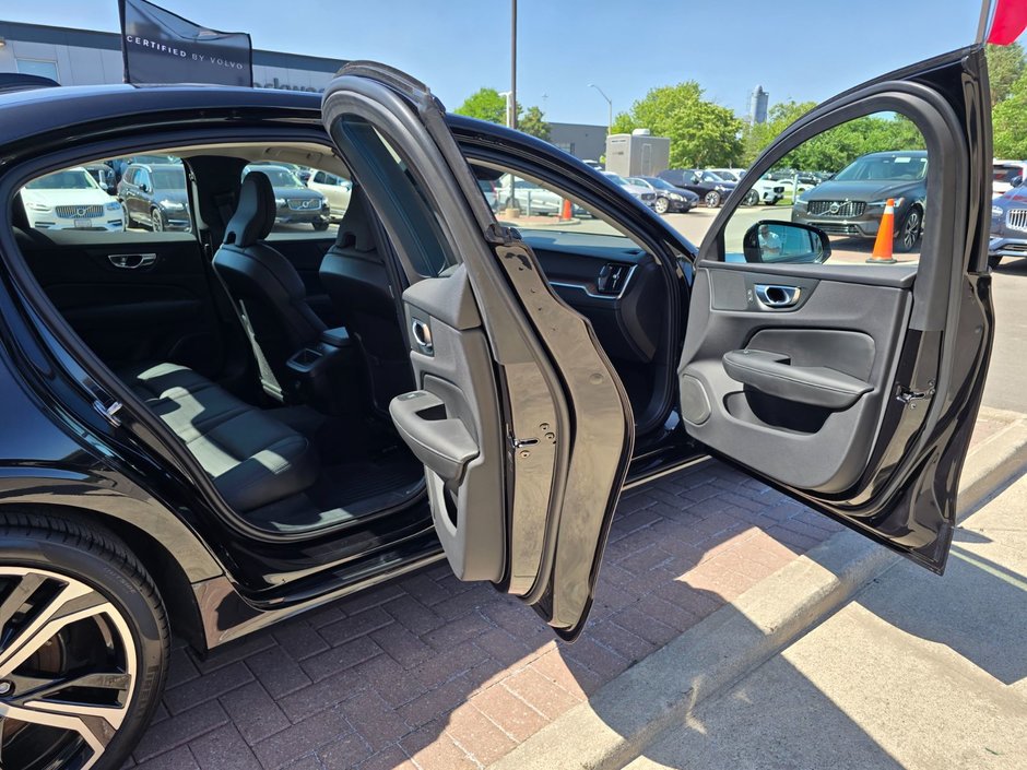 2024 Volvo S60 PLUS DARK THEME-8