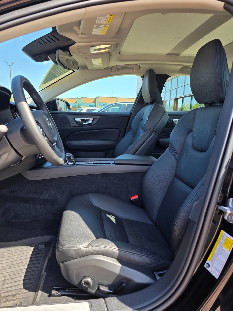 2024 Volvo S60 PLUS DARK THEME-12