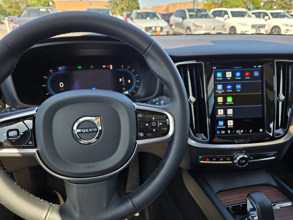 2024 Volvo S60 PLUS DARK THEME-25