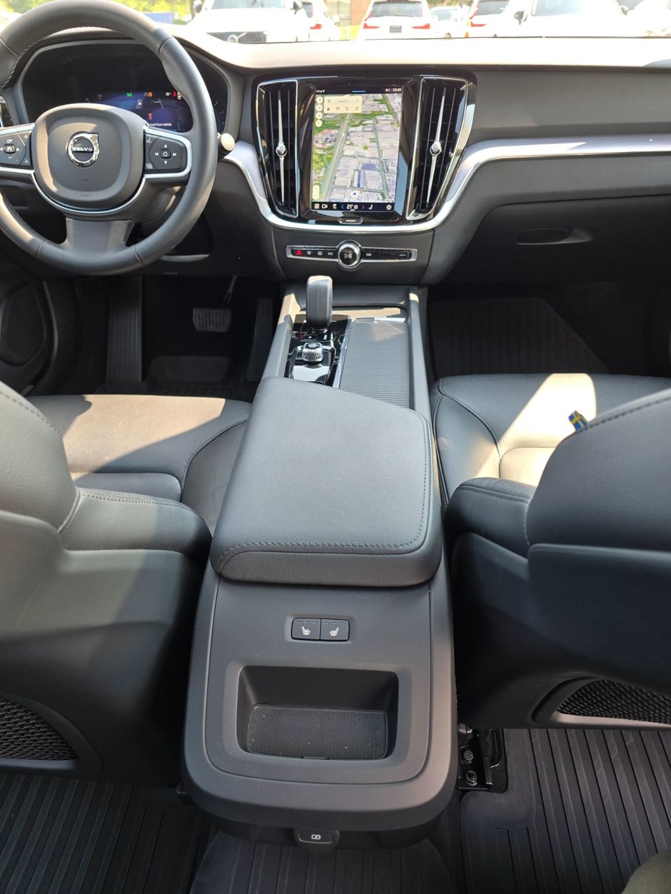 2024 Volvo S60 CORE DARK THEME-20