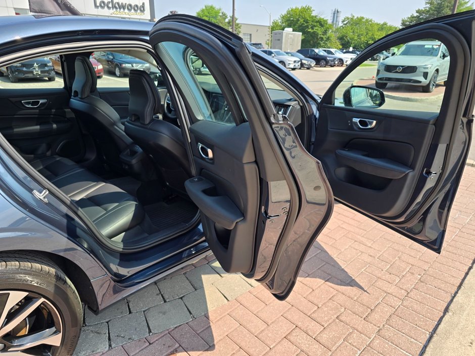 2024 Volvo S60 CORE DARK THEME-8