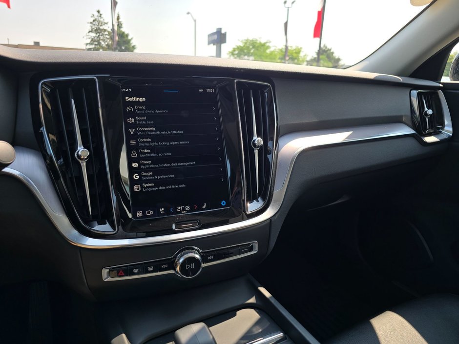 2024 Volvo S60 CORE DARK THEME-26
