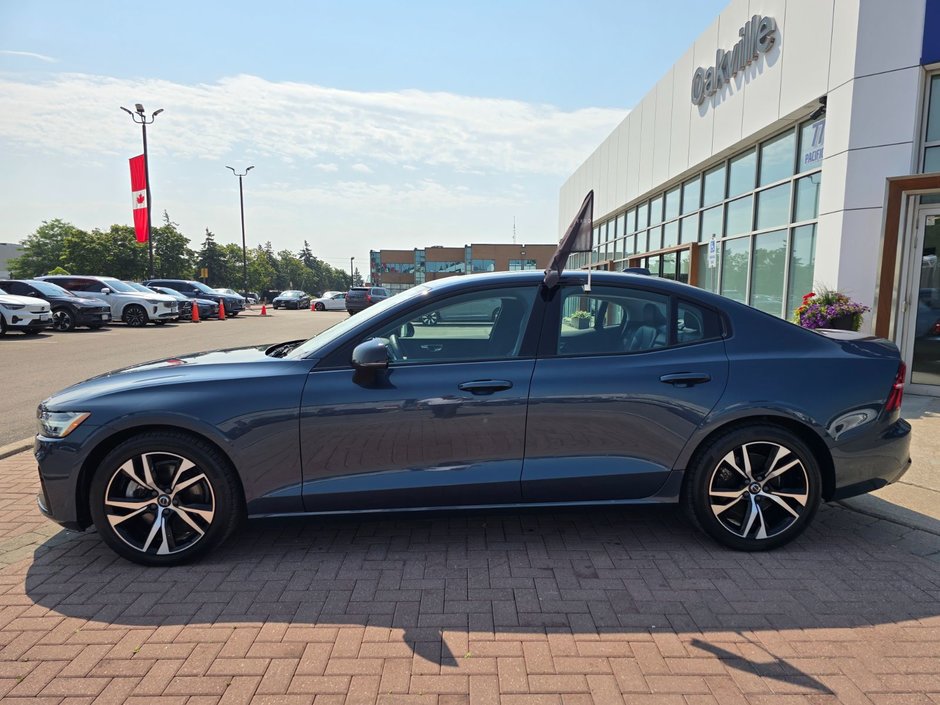 2024 Volvo S60 CORE DARK THEME-9
