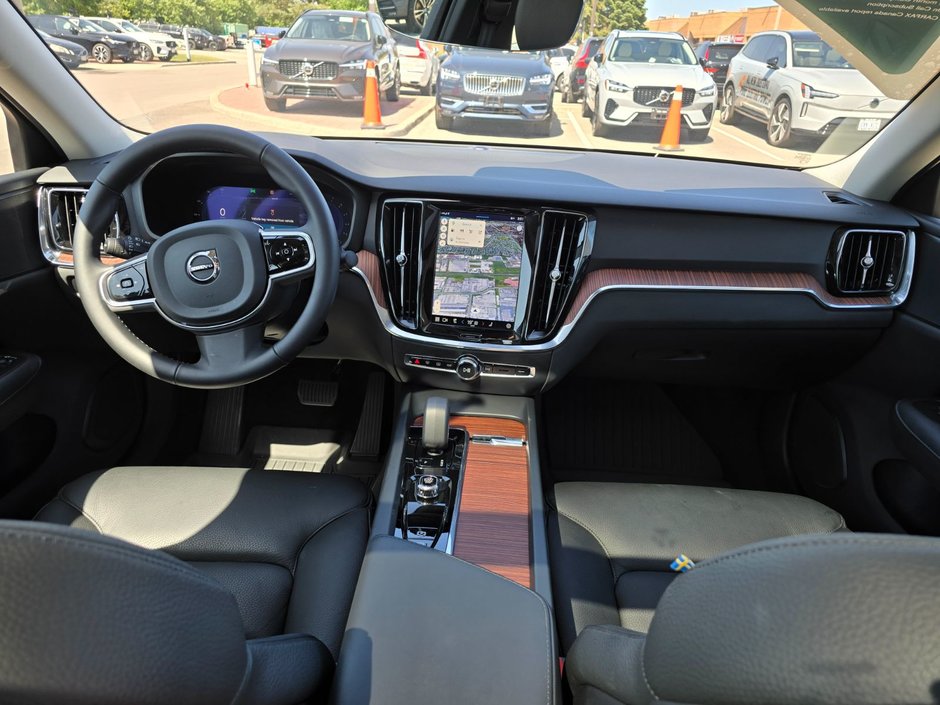 2024 Volvo S60 PLUS DARK THEME-4