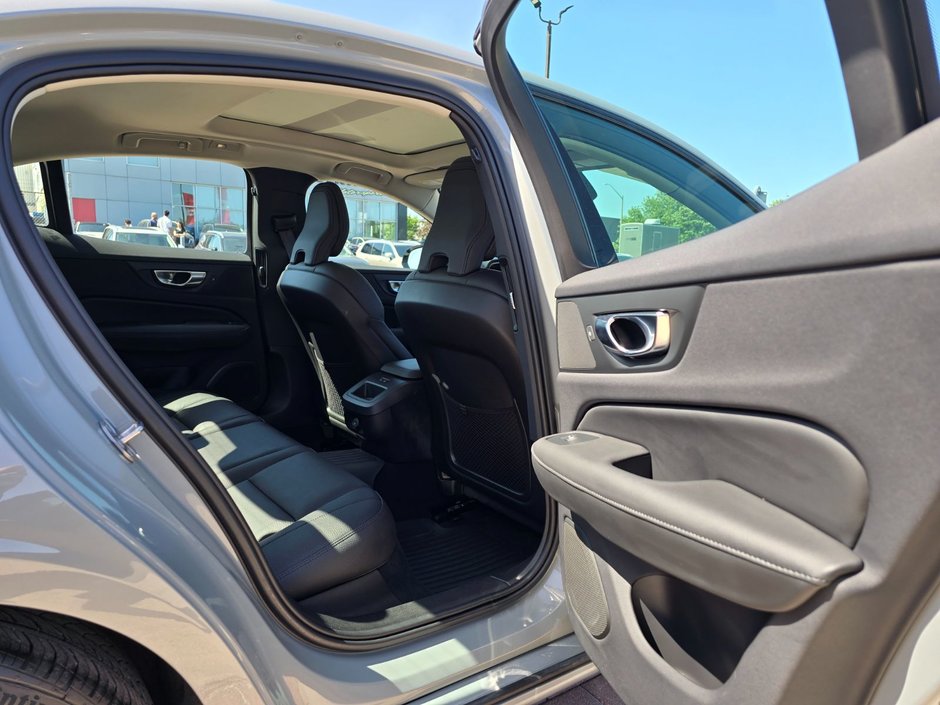 2024 Volvo S60 PLUS DARK THEME-16