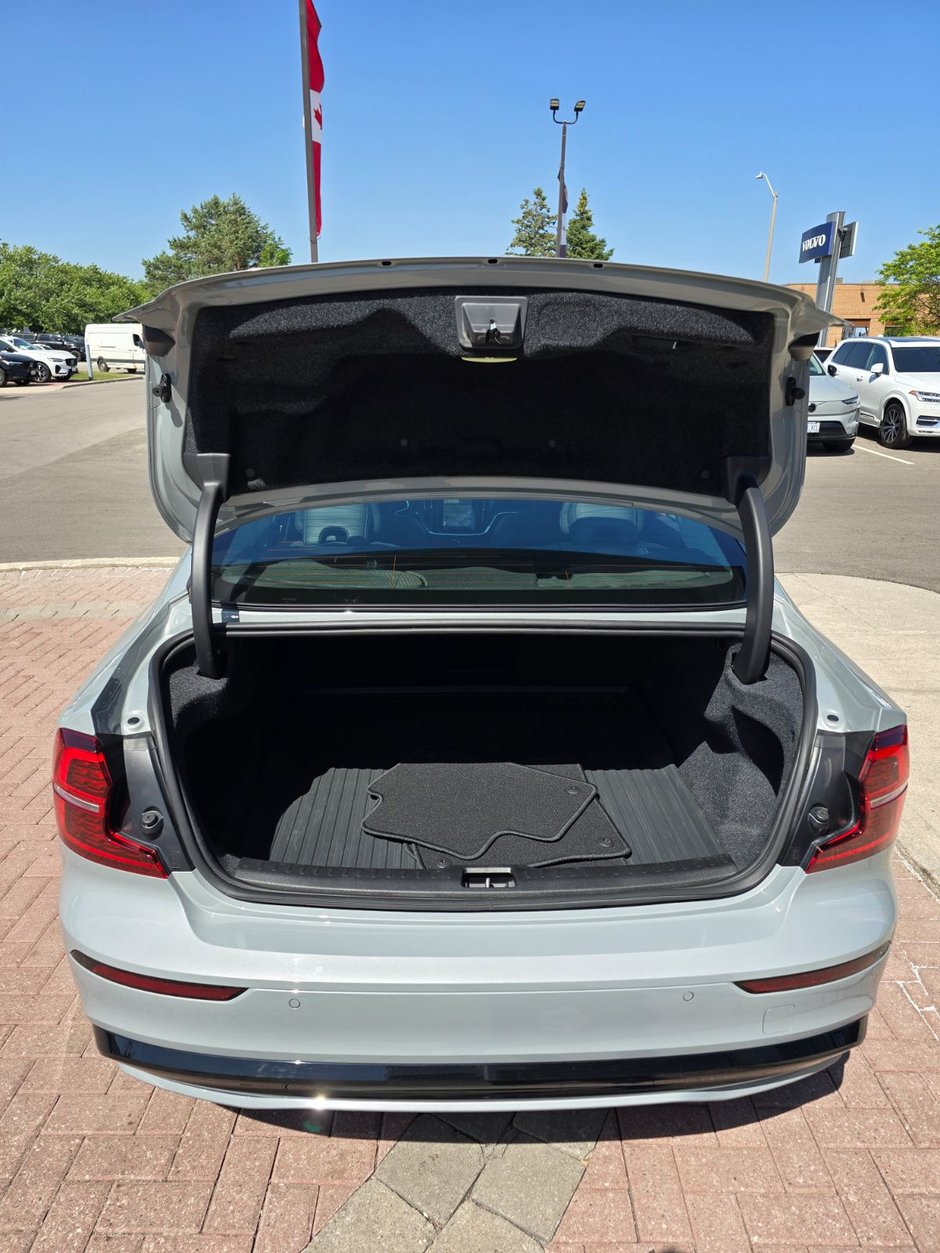 2024 Volvo S60 PLUS DARK THEME-15