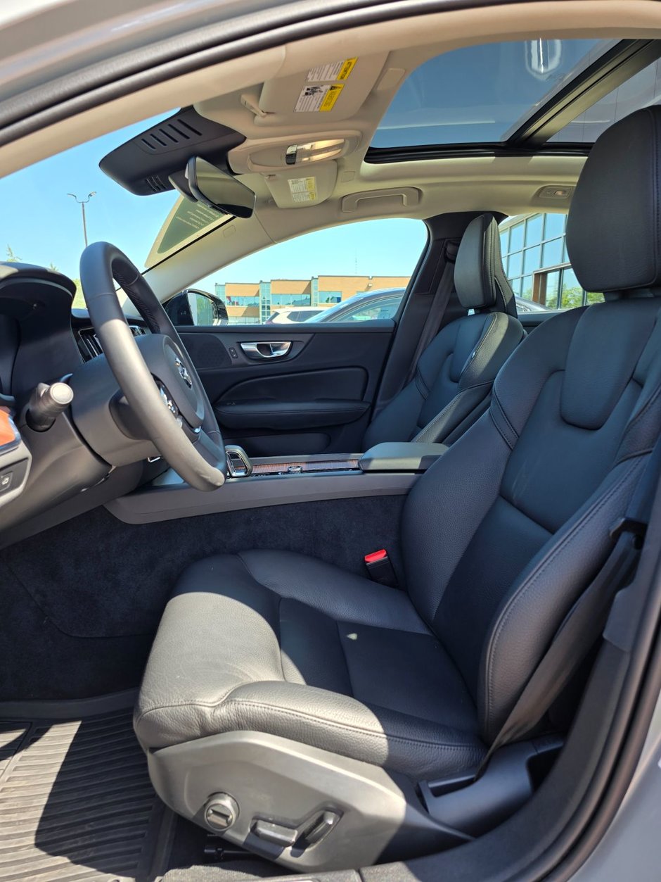 2024 Volvo S60 PLUS DARK THEME-12