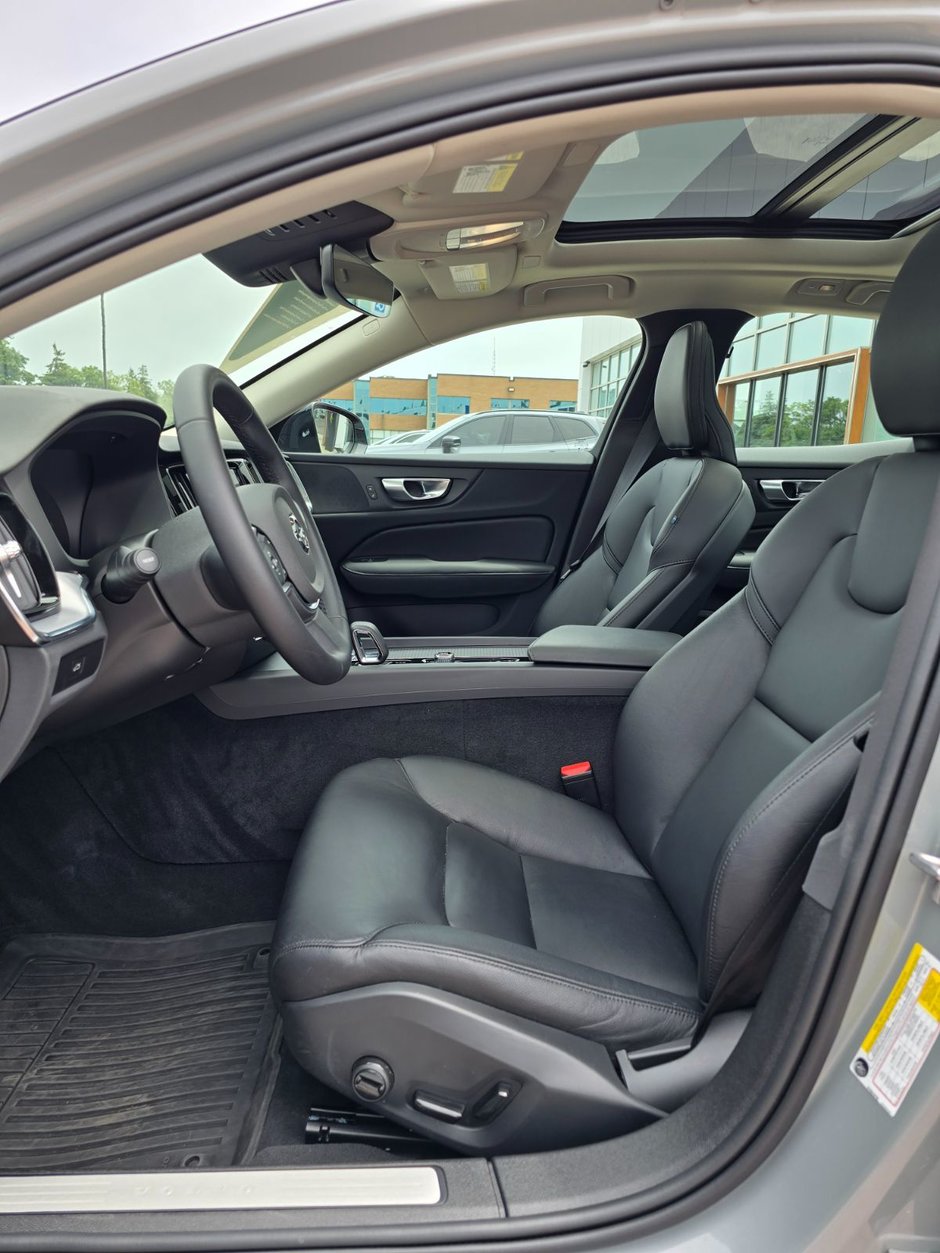 2024 Volvo S60 CORE DARK THEME-12