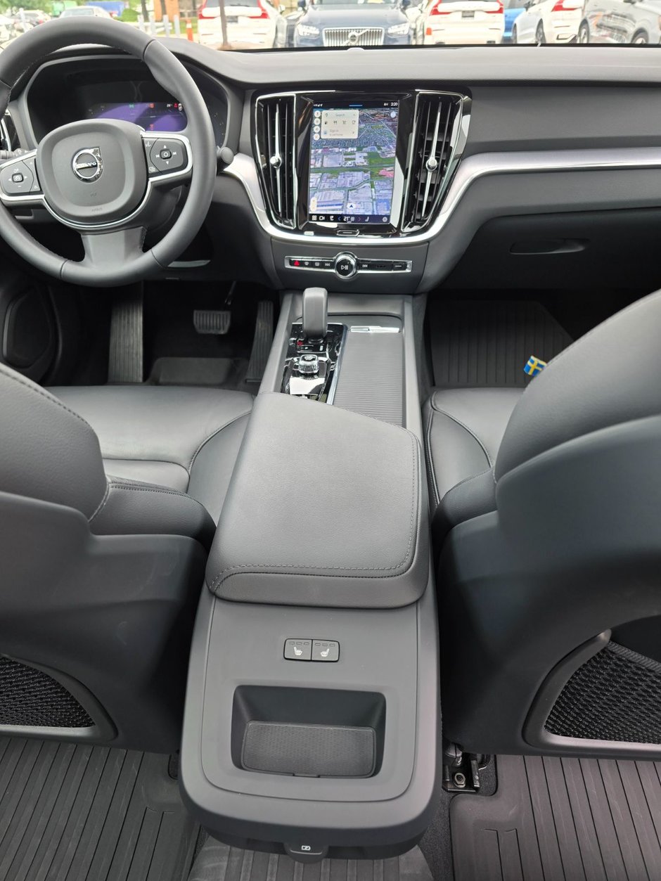 2024 Volvo S60 CORE DARK THEME-20