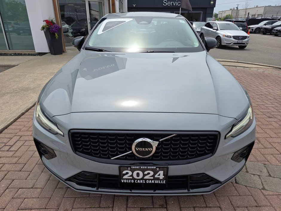 2024 Volvo S60 CORE DARK THEME-3
