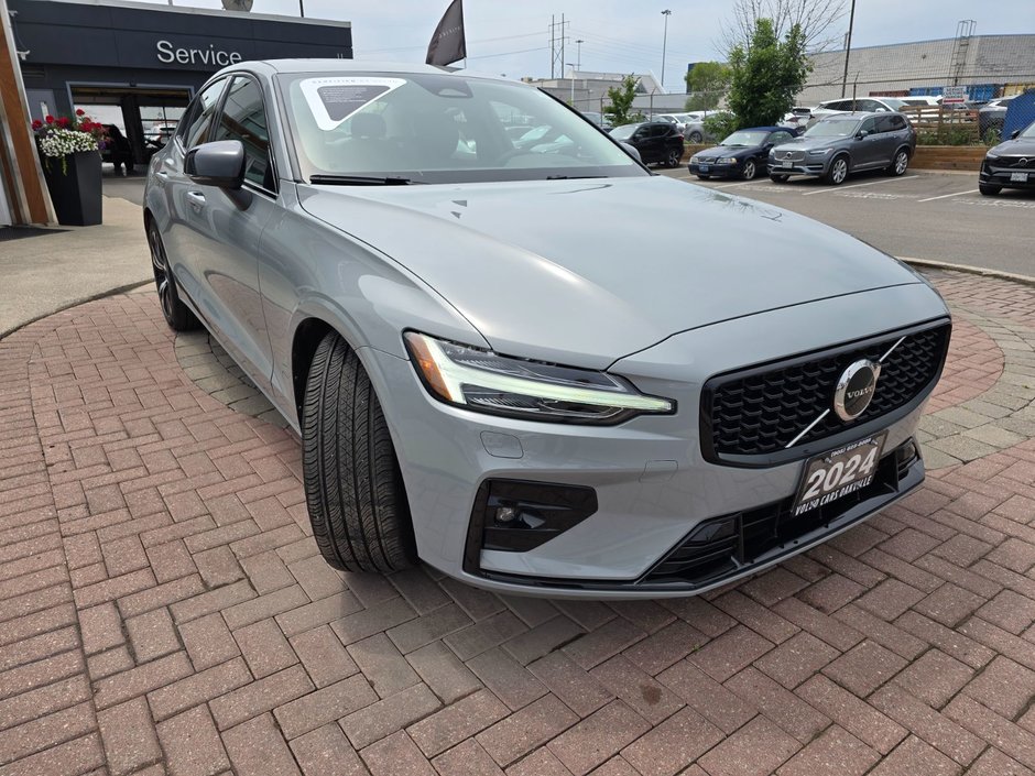 2024 Volvo S60 CORE DARK THEME-5