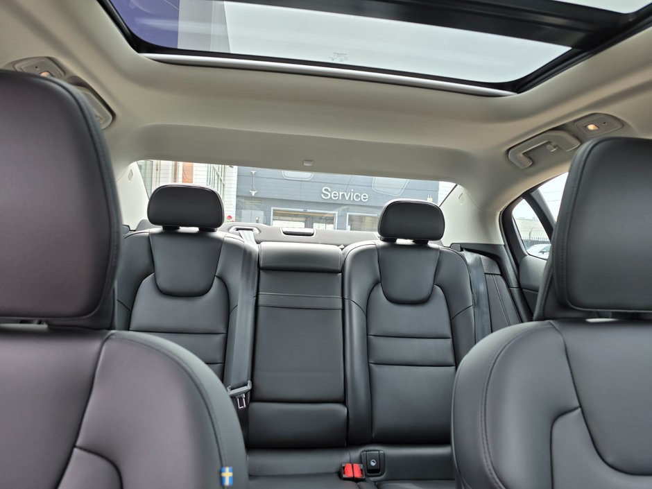 2024 Volvo S60 CORE DARK THEME-6