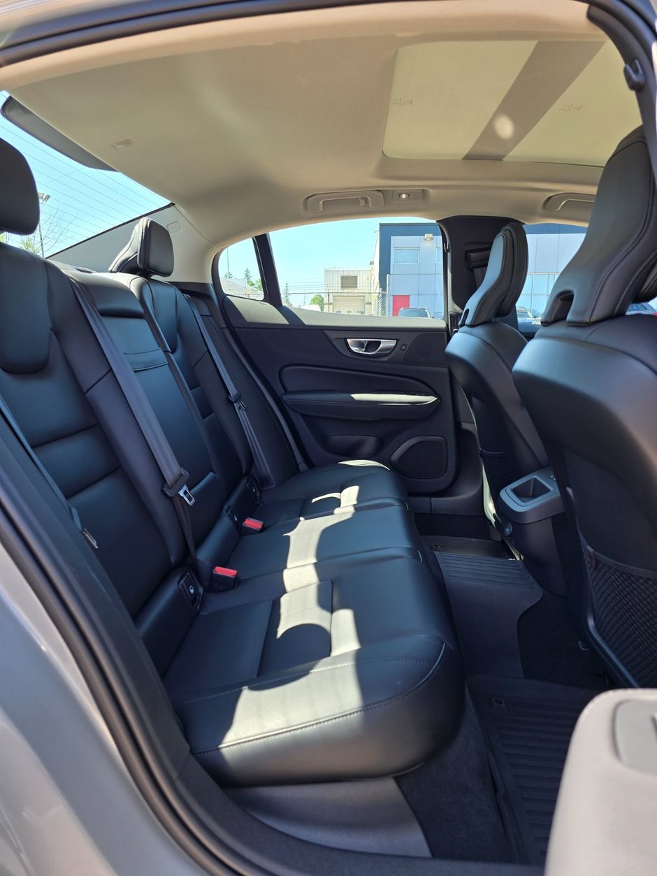 2024 Volvo S60 CORE DARK THEME-18