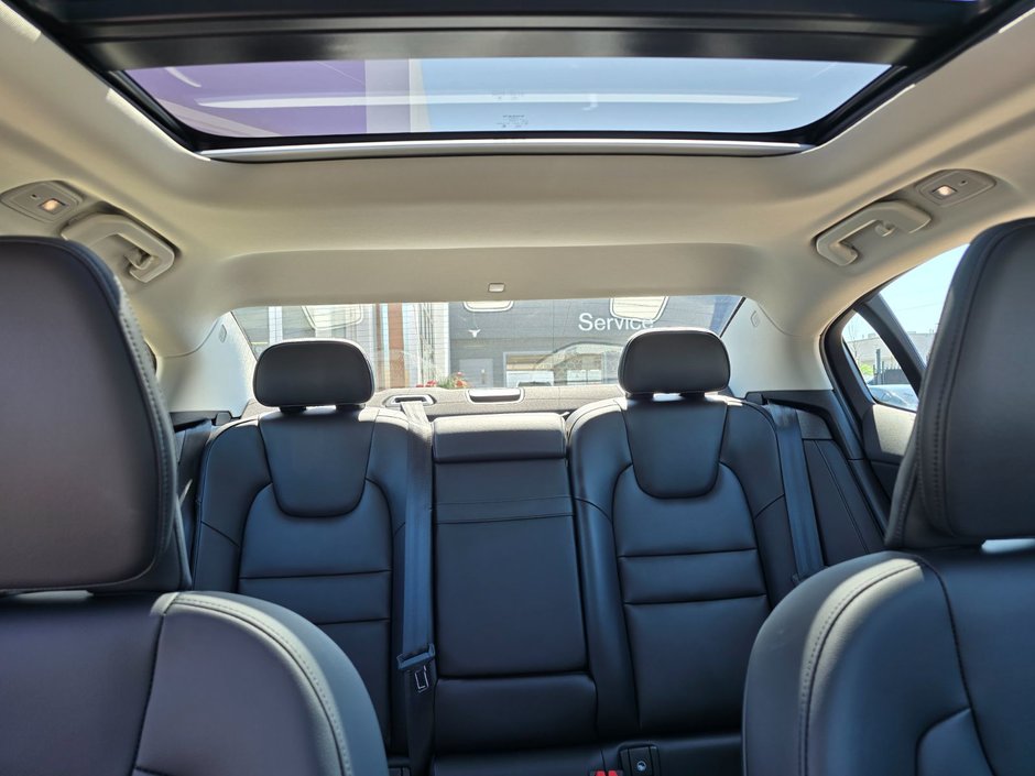 2024 Volvo S60 CORE DARK THEME-6