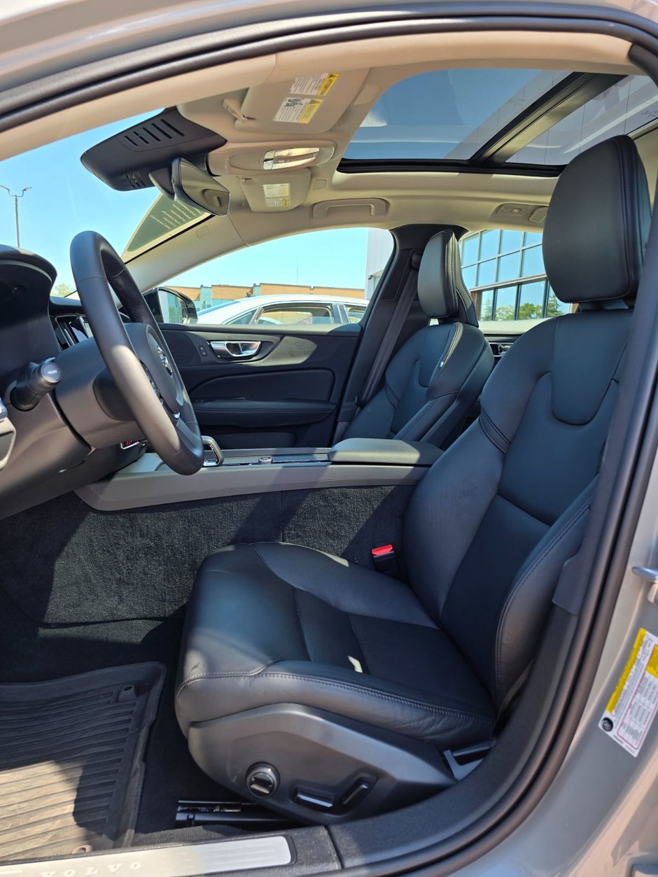 2024 Volvo S60 CORE DARK THEME-12
