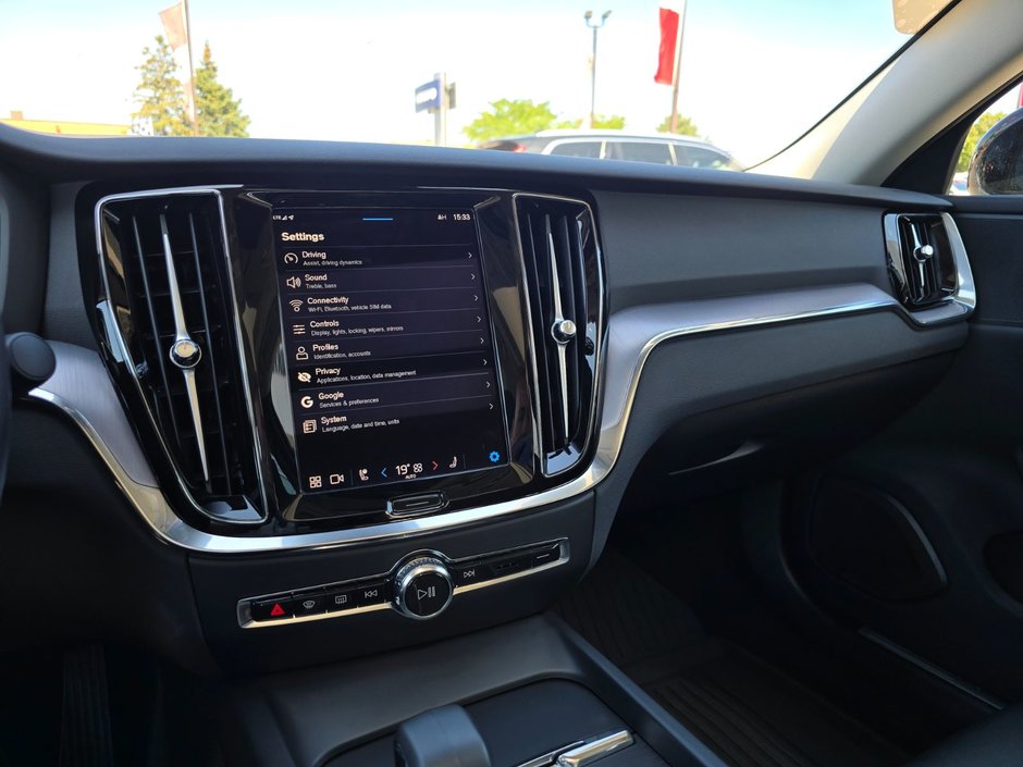 2024 Volvo S60 CORE DARK THEME-26