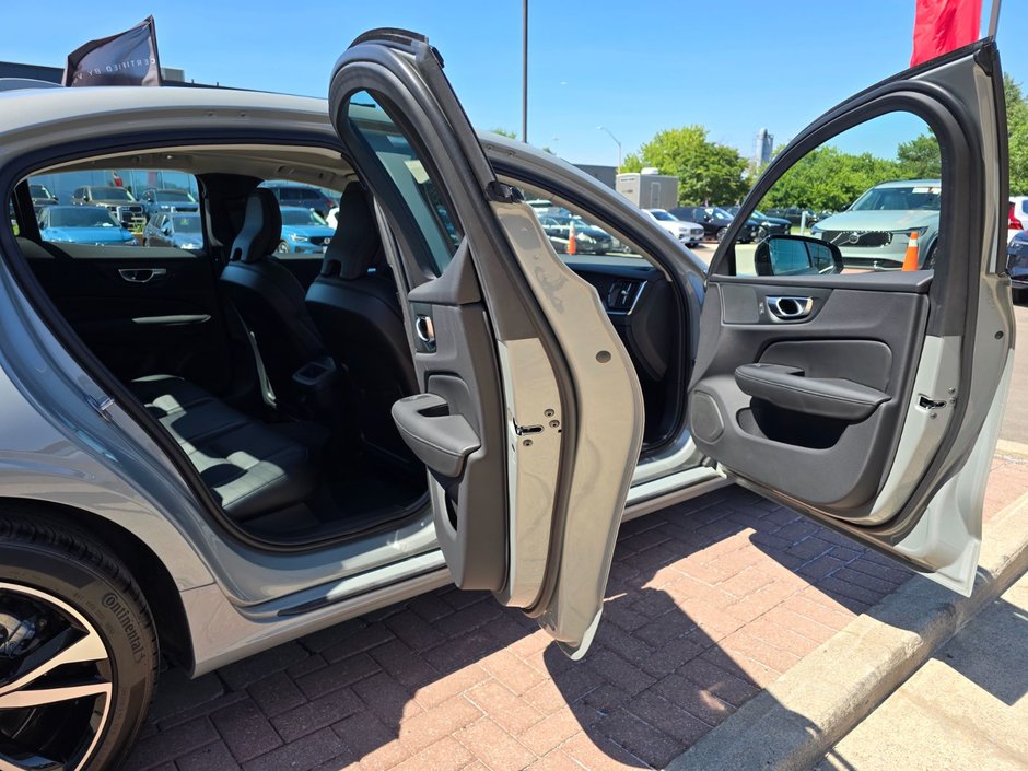 2024 Volvo S60 CORE DARK THEME-8