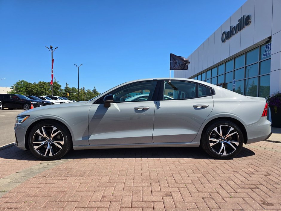2024 Volvo S60 CORE DARK THEME-9