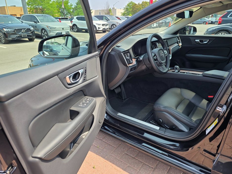 2024 Volvo S60 PLUS DARK THEME-10