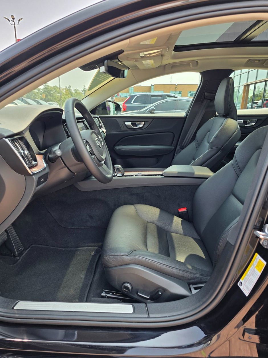 2024 Volvo S60 PLUS DARK THEME-12
