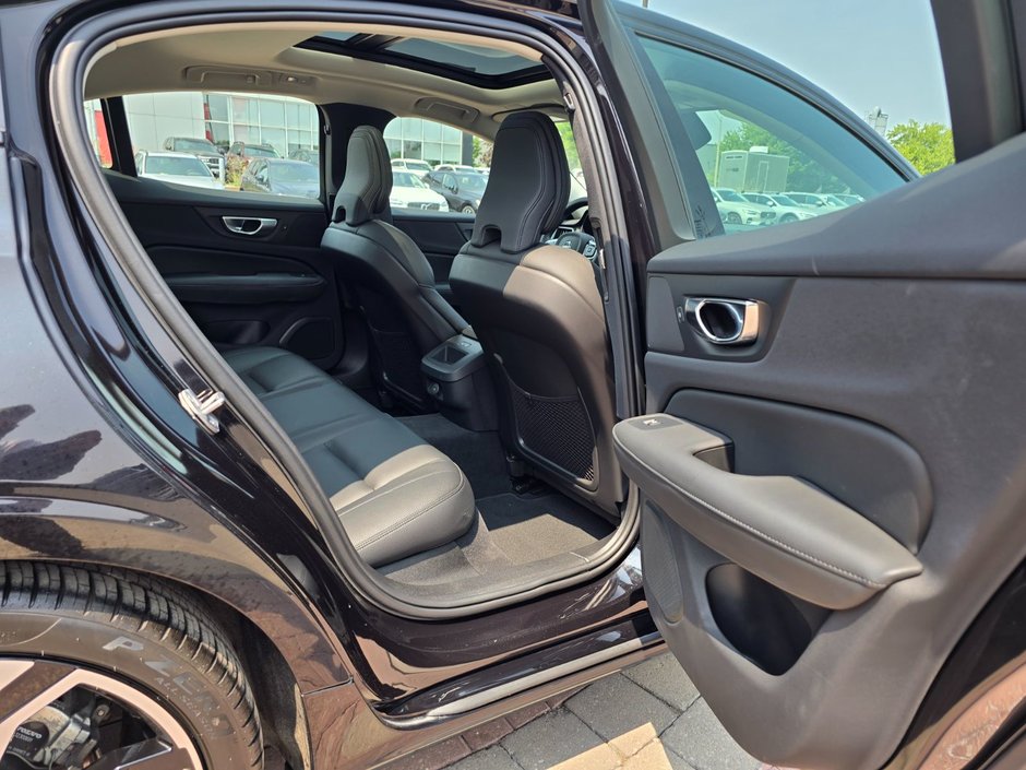 2024 Volvo S60 PLUS DARK THEME-17