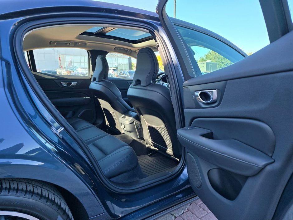 2024 Volvo S60 PLUS DARK THEME-16