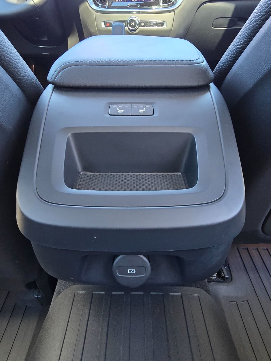 2024 Volvo S60 PLUS DARK THEME-18