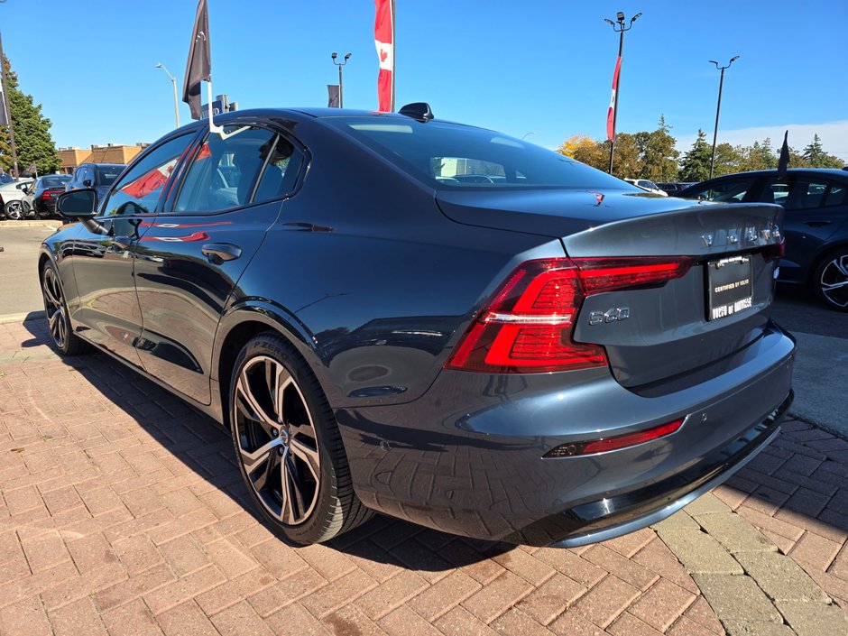 2024 Volvo S60 PLUS DARK THEME-11