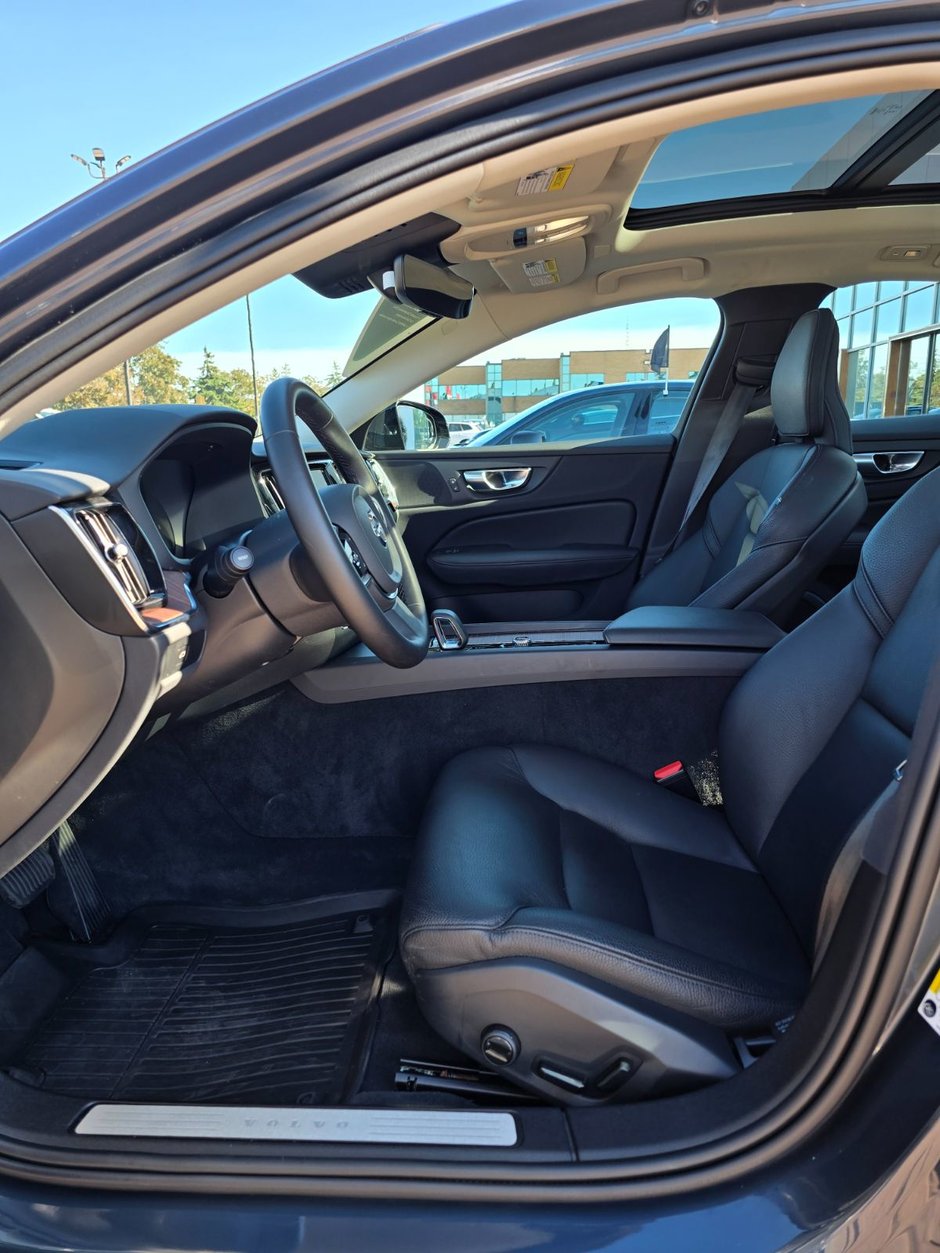 2024 Volvo S60 PLUS DARK THEME-10