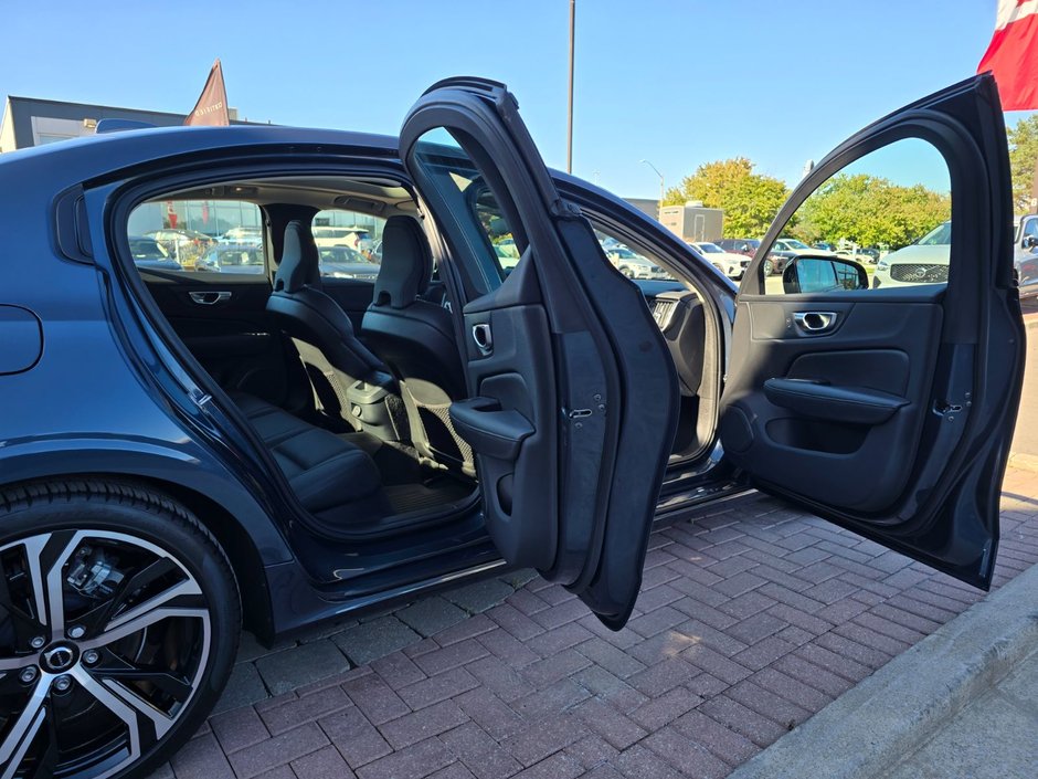 2024 Volvo S60 PLUS DARK THEME-8