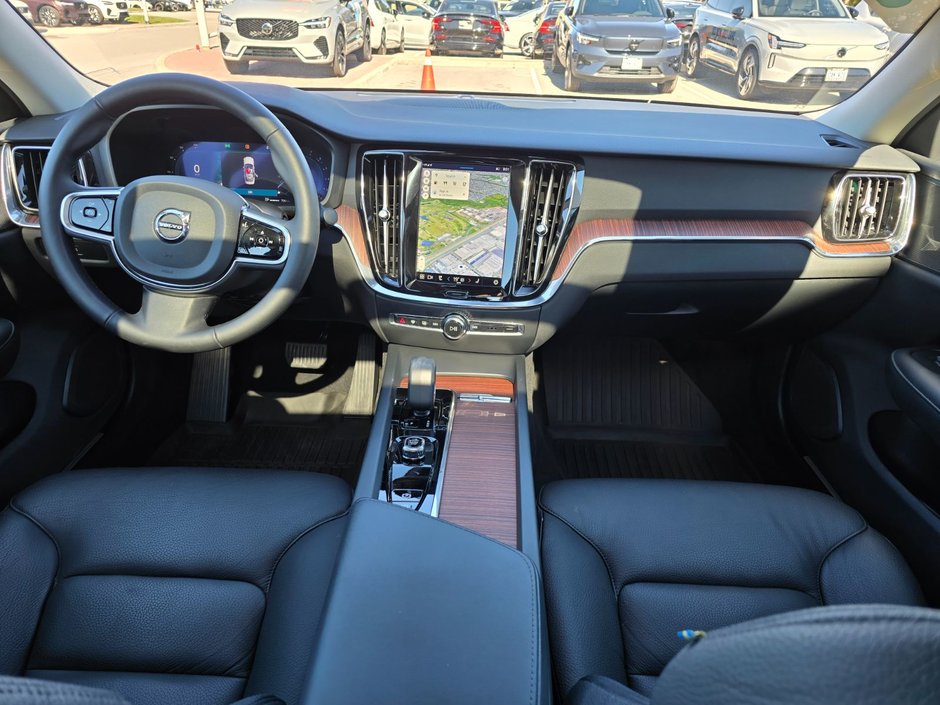 2024 Volvo S60 PLUS DARK THEME-4