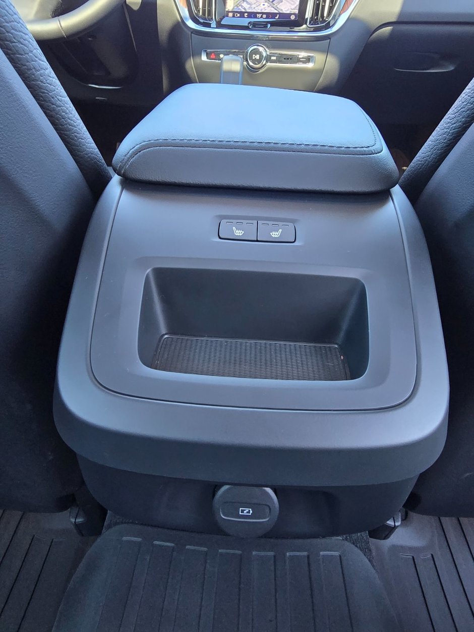 2024 Volvo S60 PLUS DARK THEME-18