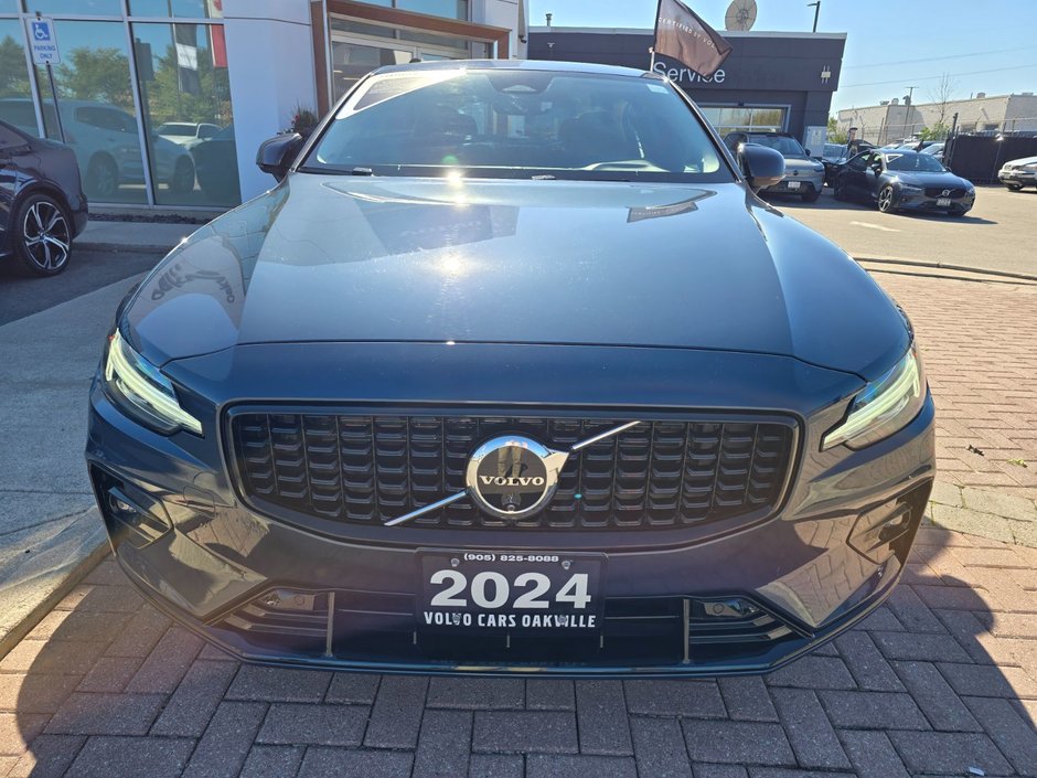 2024 Volvo S60 PLUS DARK THEME-3