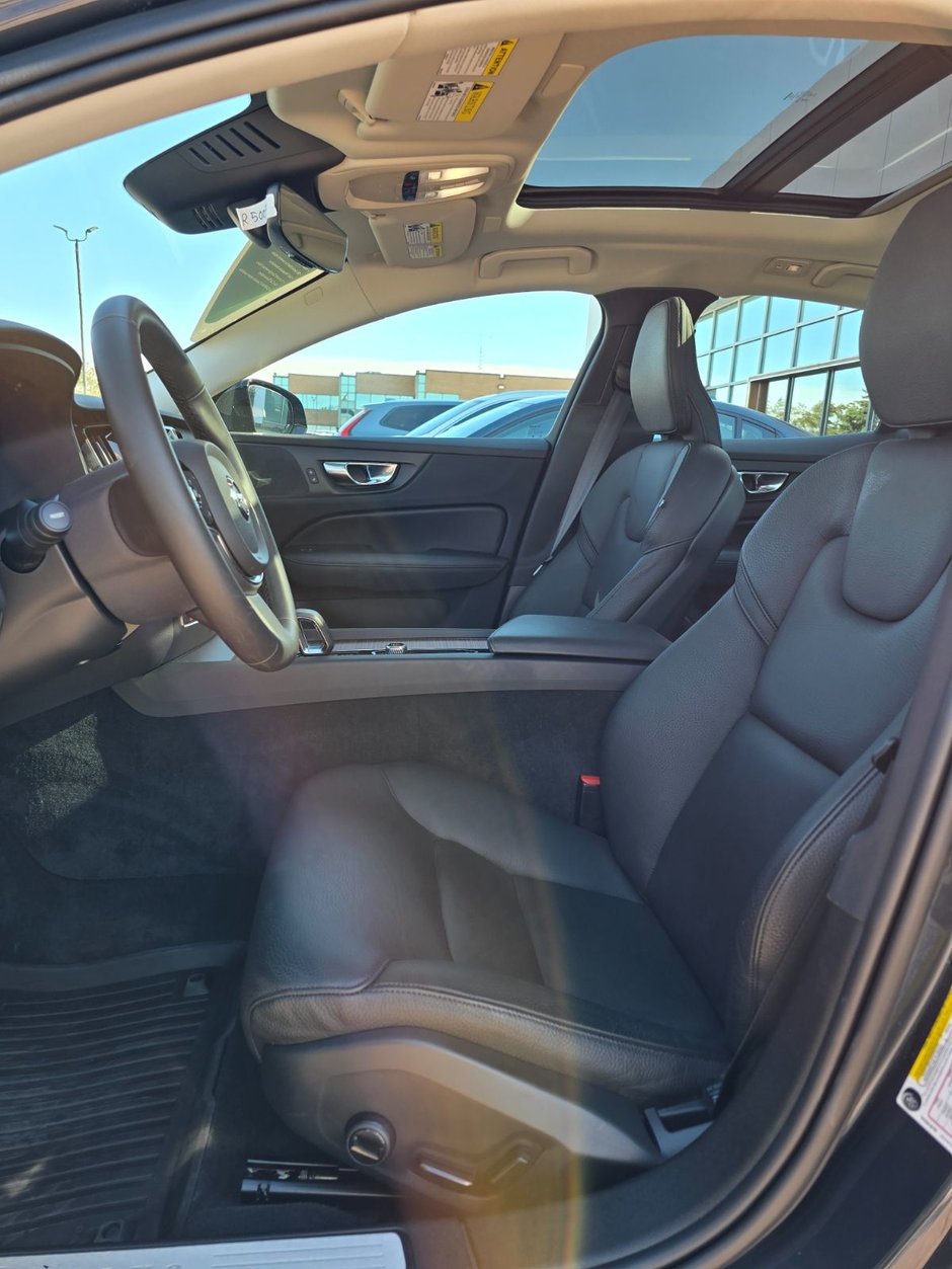 2024 Volvo S60 PLUS DARK THEME-22